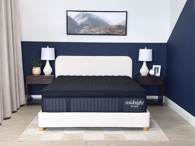 Dreamstar Bedding Hybrid Collection Midnight 13" Hybrid Firm Euro Top Queen Mattress in a Box-1