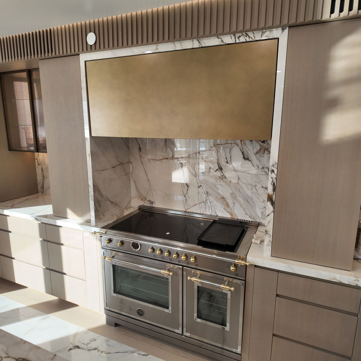 XO Fabriano Collection Insert Range Hood - Thumbnail 5