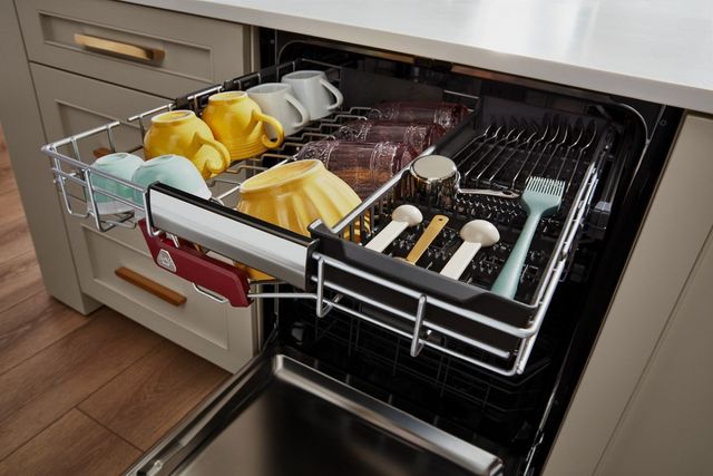 KitchenAid® 24" PrintShield™ Finish Stainless Steel Top Control Built In Dishwasher-8