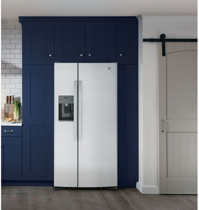 GE® 33 in. 23.0 Cu. Ft. Fingerprint Resistant Stainless Steel Side-by-Side Refrigerator-9