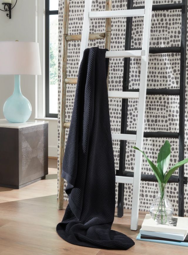 Signature Design by Ashley® Gayelery Black Throw Blanket-2