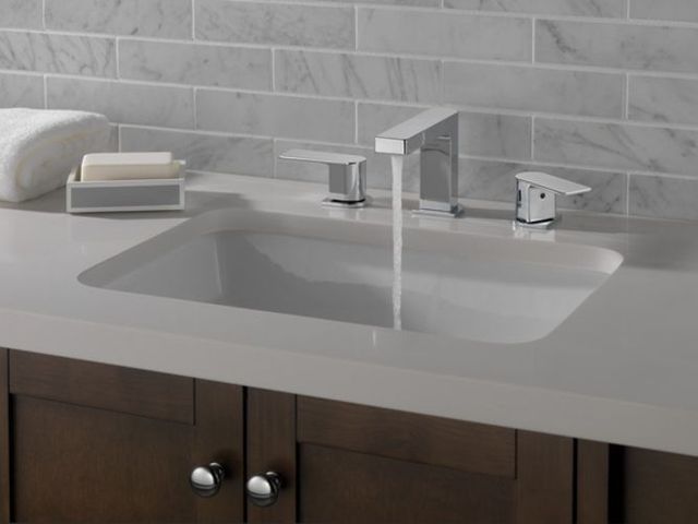 Peerless Xander® Chrome 2-Handle Widespread Bathroom Faucet-2