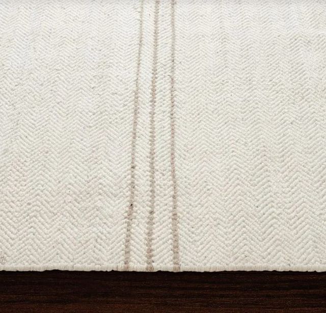 Renwil® Alice 1'x1' Throw Rug-1