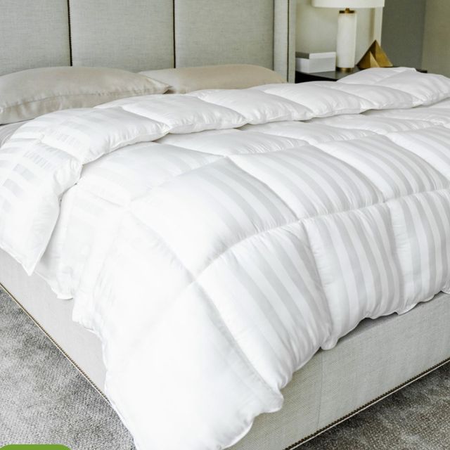 Cariloha White King/California King High-Loft Bamboo Duvet Comforter-2