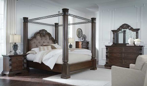 Signature Design by Ashley Queen Canopy Bed