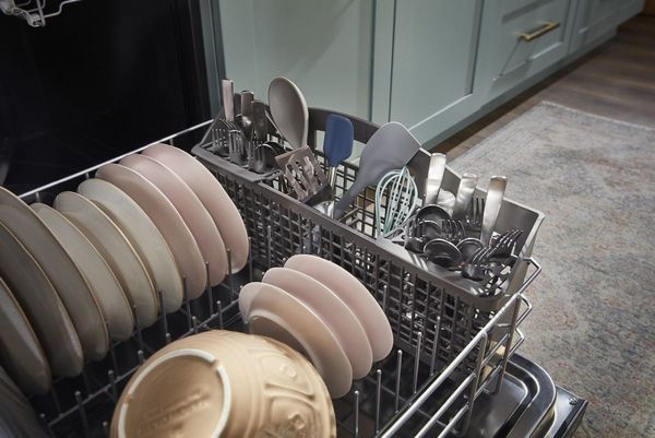 Whirlpool 24" Fingerprint Resistant Stainless Steel Top Control Built In Dishwasher