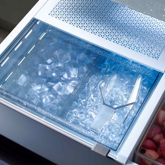 Samsung 32 in. 24.5 Cu. Ft. Fingerprint Resistant Stainless Steel French Door Refrigerator-5