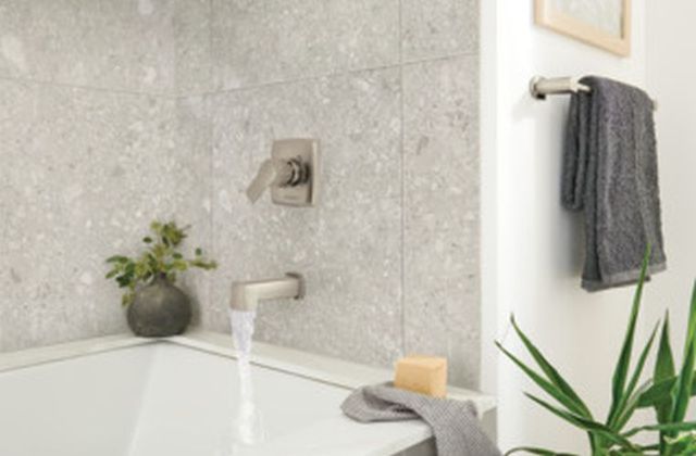 Peerless Ezra® Brushed Nickel Tub Only Trim Kit -0