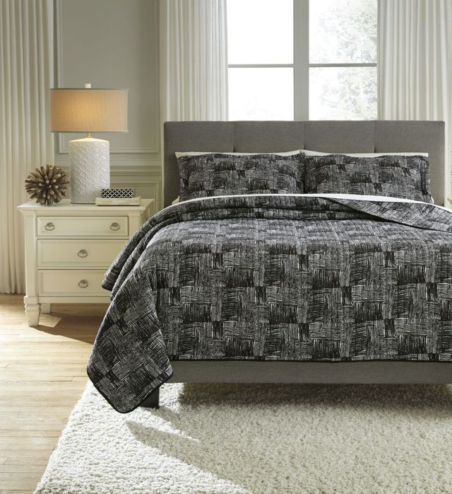 Signature Design by Ashley® Jabesh Black Queen Quilt Set-1