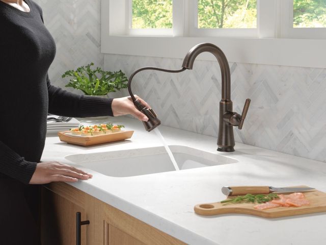 Delta Coranto® Venetian BronzeTouch2O® Bar / Prep Faucet with Touchless Technology-3