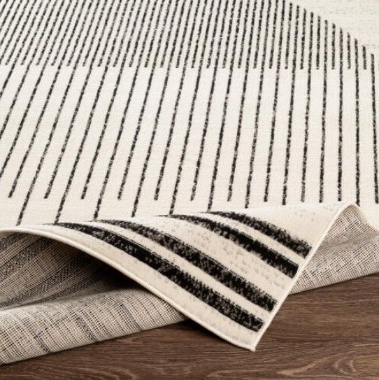 Surya Pisa 5'x7' Area Rug-2