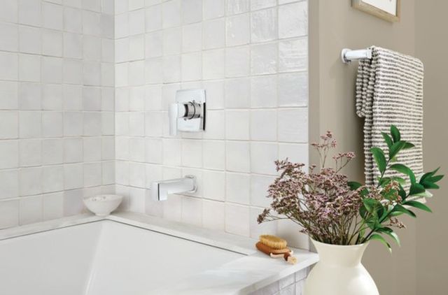 Peerless Ezra® Chrome Tub Trim Kit -2