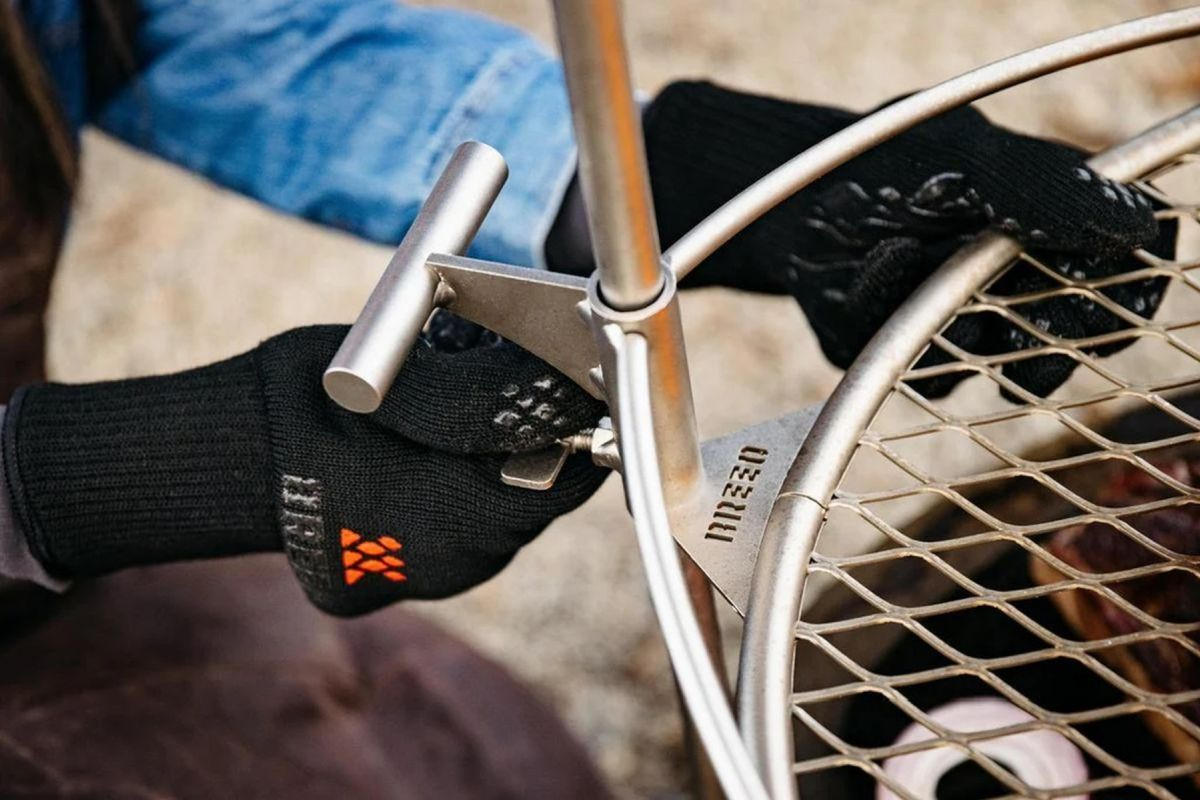 Breeo Fire Pit Cooking Gloves - Thumbnail 5