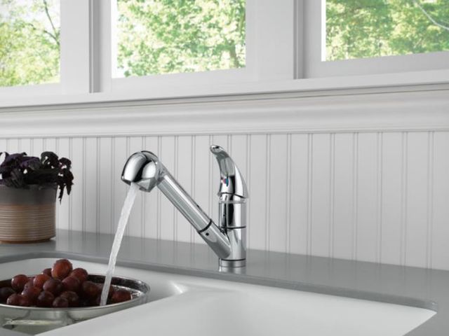 Peerless Core Chrome Kitchen Pull-Out Faucet-2