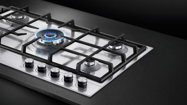 Fisher & Paykel Series 7 30" Stainless Steel Natural Gas Cooktop-1