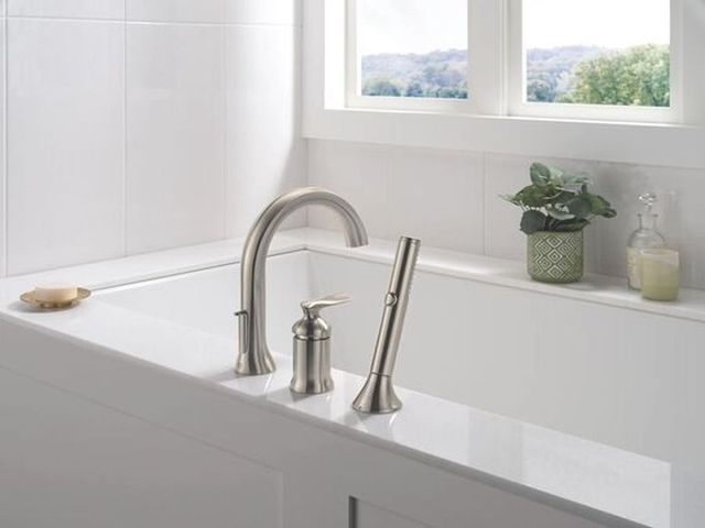 Delta Bonacci™ Lumicoat® Stainless 3-Hole Roman Tub Trim with Hand Shower-1