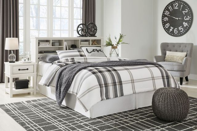 Signature Design by Ashley® Dorrinson 3-Piece White Queen Storage Bed Set-3