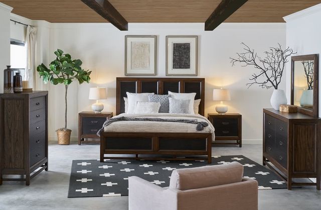 Legends Home Branson Two-Tone Queen Panel Bed-2