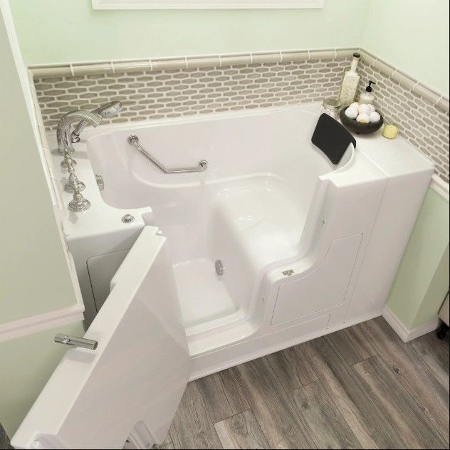 American Standard Gelcoat White 30” x 52” Walk-in Tub with Soaker System - Left-Hand Drain-2