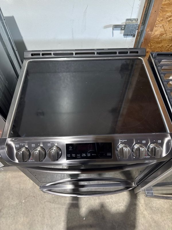 Clearance LG 30" Black Stainless Steel Electric Slide In Range-1