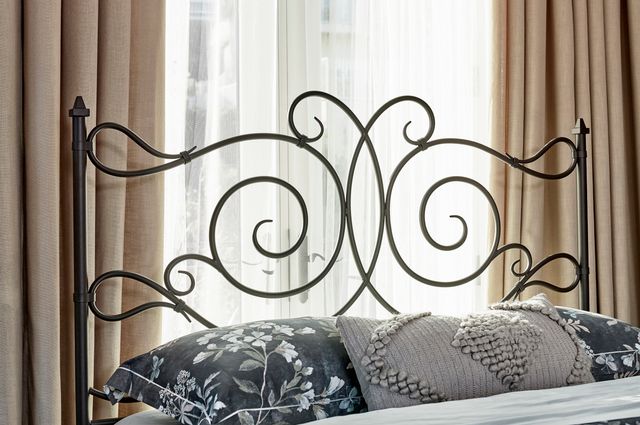 Coaster® Parleys Dark Bronze Queen/Full with Scroll Headboard-2
