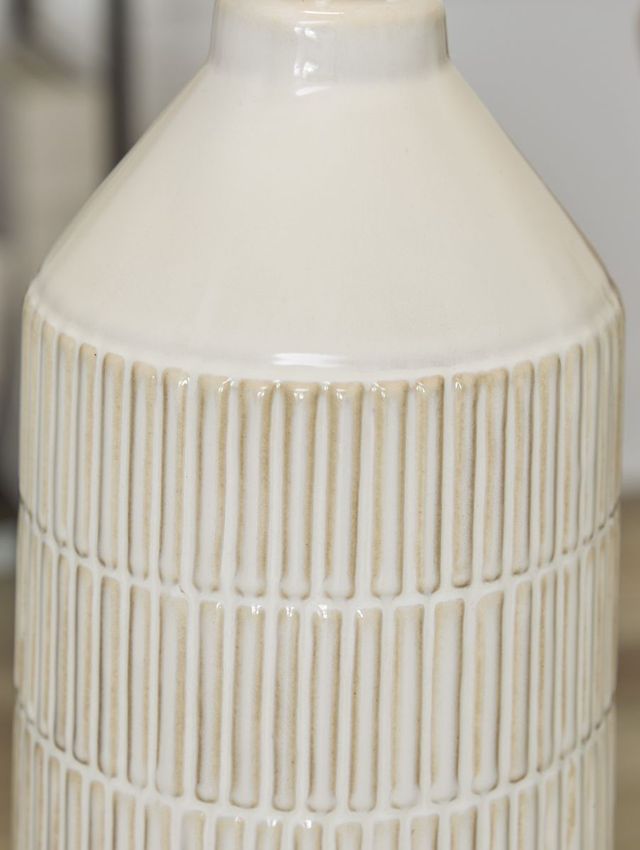 Signature Design by Ashley® Willport Off White Table Lamp-3