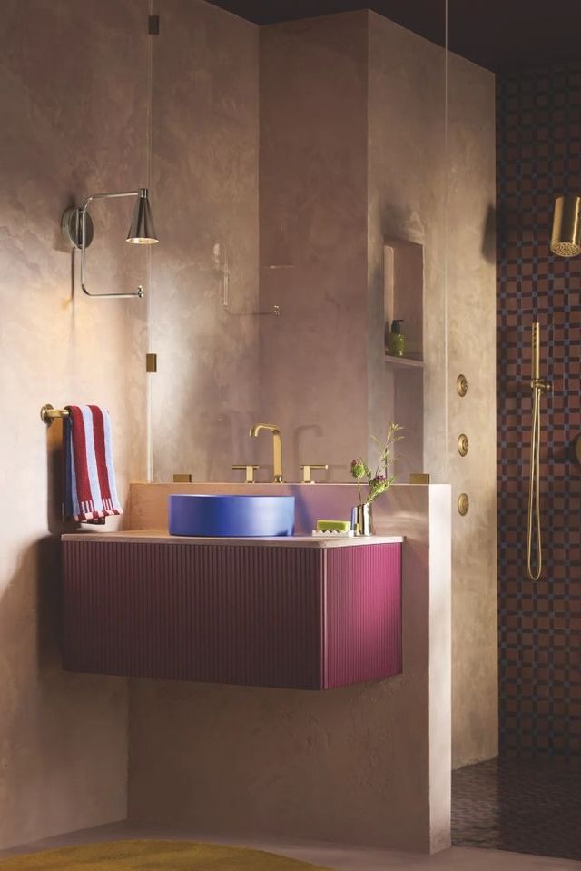 Brizo Roccesco™ Brilliance® Luxe Gold® Multi-Function Sconce Wall Mount Shower Head with Jointed Shower Arm and Flange-4