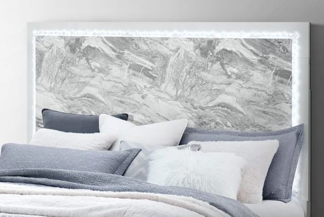 Global Furniture USA Naomi Silver King Panel Bed with LED-3