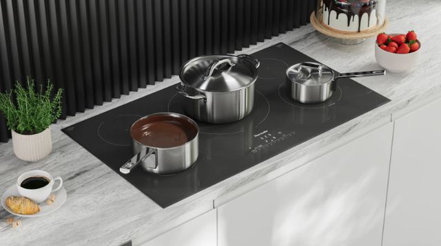 Thermador® Masterpiece® Heritage® 36" Black Induction Cooktop-3
