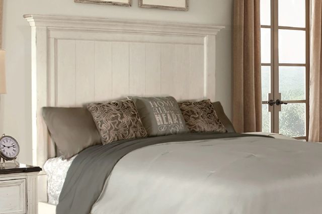 Sunny Designs™ Carriage House Weathered Creme Queen Panel Bed-2