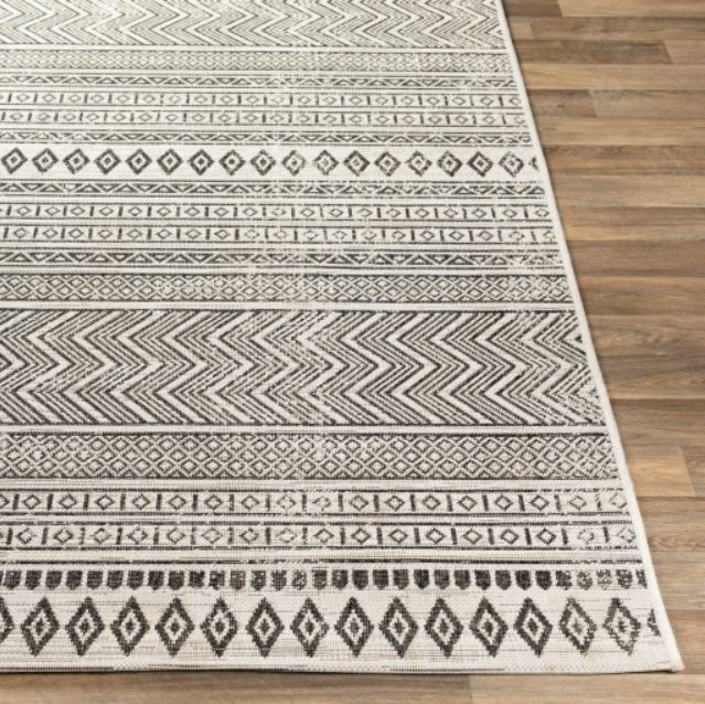 Surya Eagean Black/White 4'x6' Area Rug-2