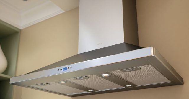 Zephyr Essentials Europa Venezia 42" Stainless Steel Wall Hood-0
