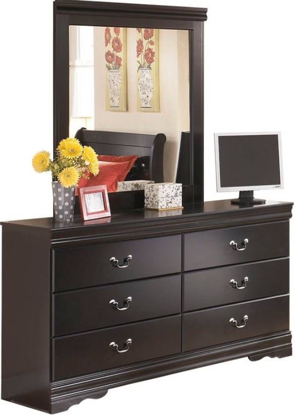 Signature Design by Ashley® Huey Vineyard 3-Piece Black King Sleigh Bed Set-2
