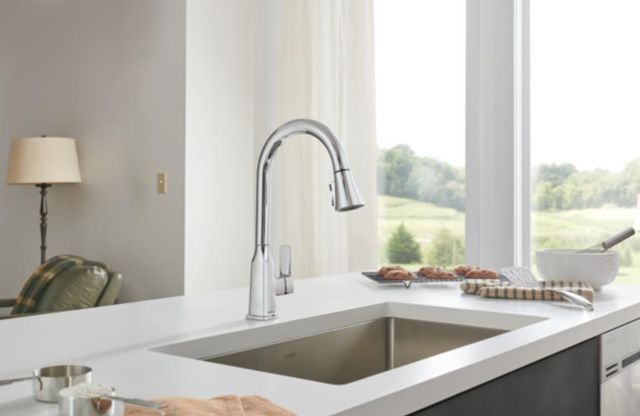 Peerless Ezra® Chrome 16" Single Handle Pull-Down Kitchen Faucet-2