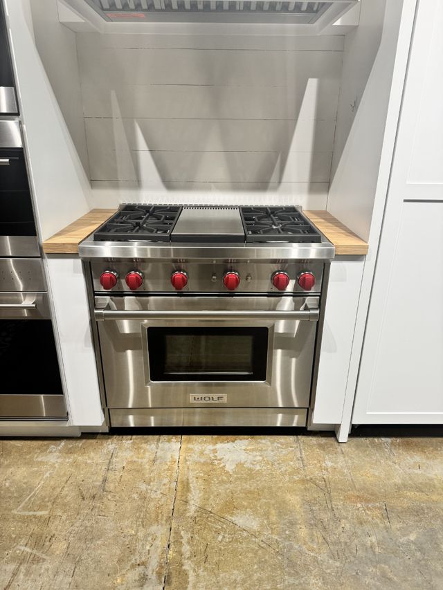 Wolf® 36" Stainless Steel Pro Style Natural Gas Range Appliance