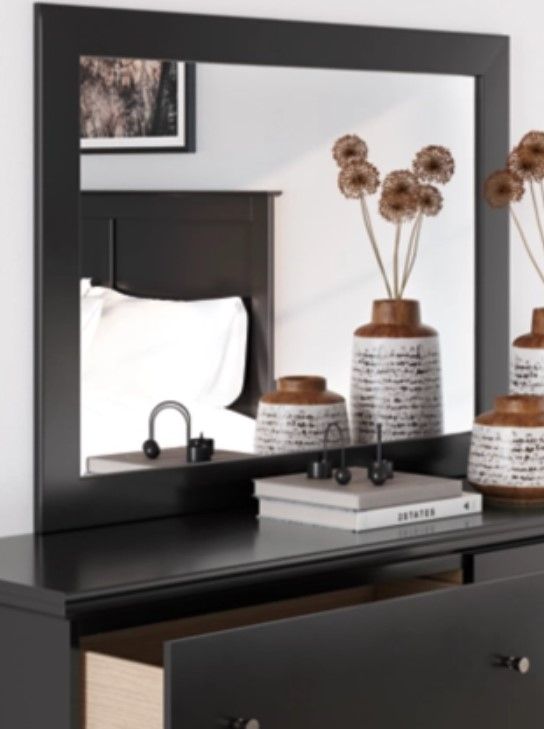 Signature Design by Ashley® Maribel Black Bedroom Mirror-2