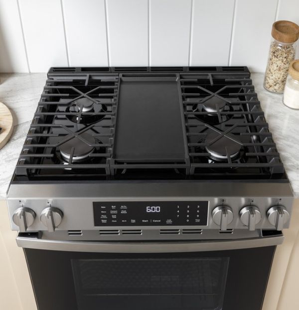 GE 500 Series 30" Stainless Steel Slide In Gas Range