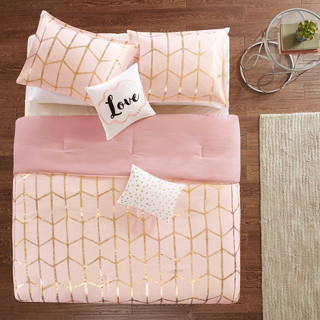 Olliix by Intelligent Design Raina Blush and Gold Full/Queen Metallic Printed Comforter Set-3