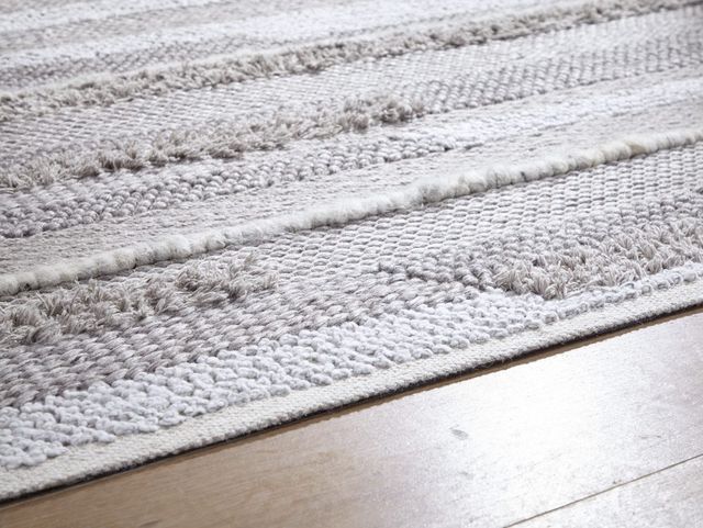 Signature Design by Ashley® Oranford Gray 5'x7' Medium Area Rug-2