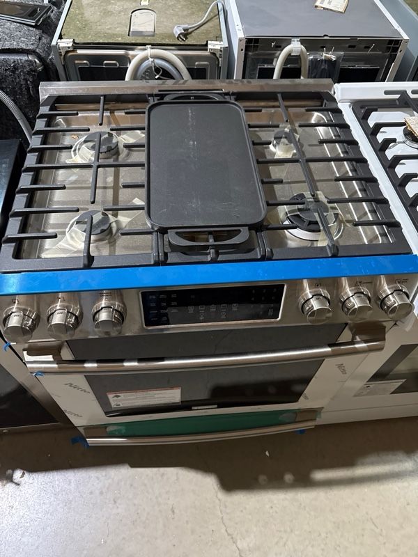 Clearance Electrolux 30" Stainless Steel Slide In Gas Range-1