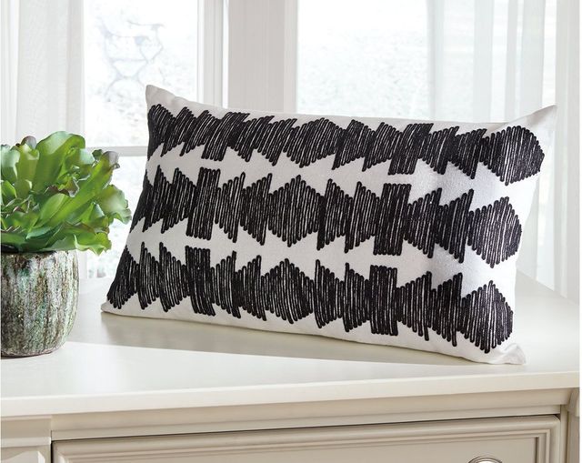 Signature Design by Ashley® Titus Black/White Pillow-1