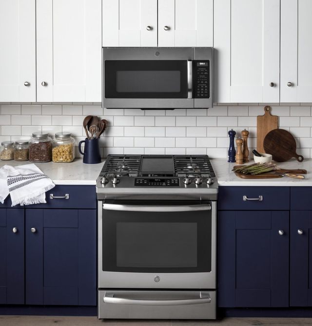 Scratch N' Dent GE® Series 1.9 Cu. Ft. Stainless Steel Over The Range Microwave-3