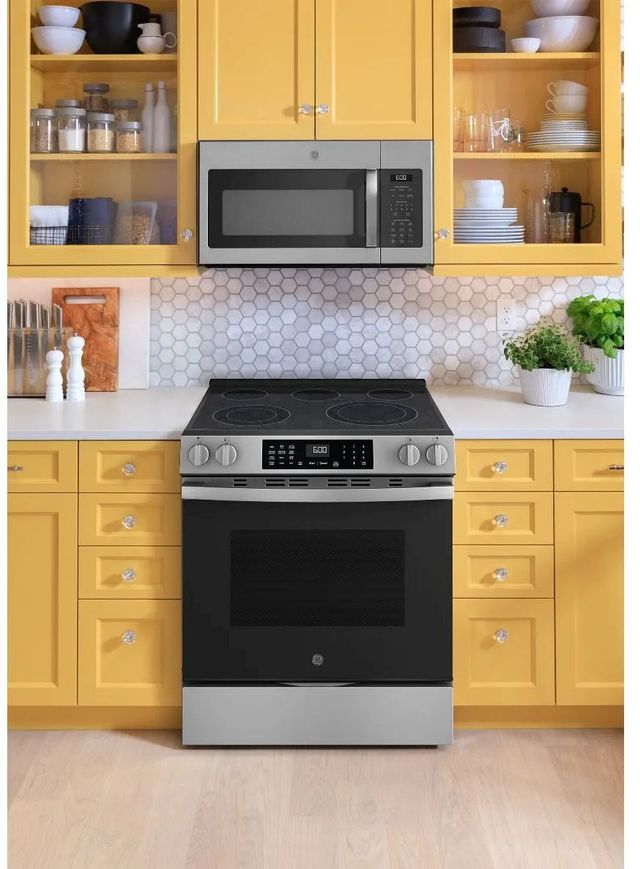 GE® 600 Series 30" Fingerprint Resistant Stainless Steel Slide-In Electric Range-5