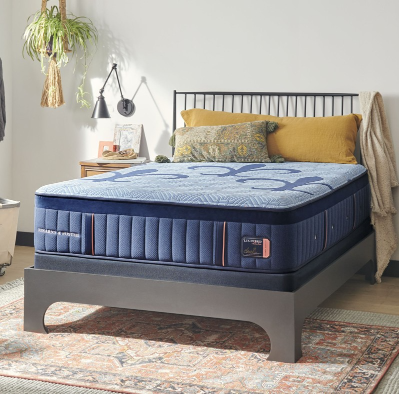 Stearns & Foster Lux Hybrid Firm Mattress - Thumbnail 3