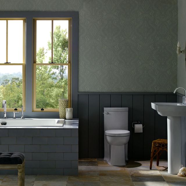 American Standard Boulevard® White 4" Centerset Pedestal Sink Top-2