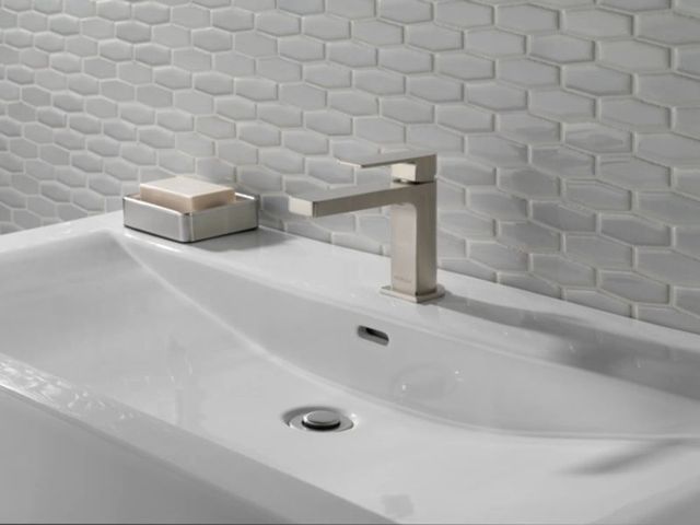 Peerless Xander® Brushed Nickel Single Handle Bathroom Faucet without Pop Up-1