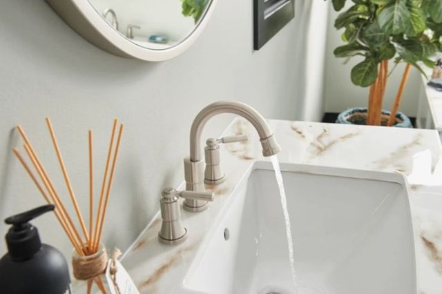 Peerless Westchester® Brushed Nickel 2-Handle Widespread Bathroom Faucet-2