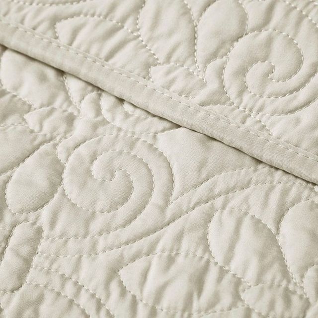 Olliix by Madison Park Quebec Ivory Oversized Quilted Throw-2