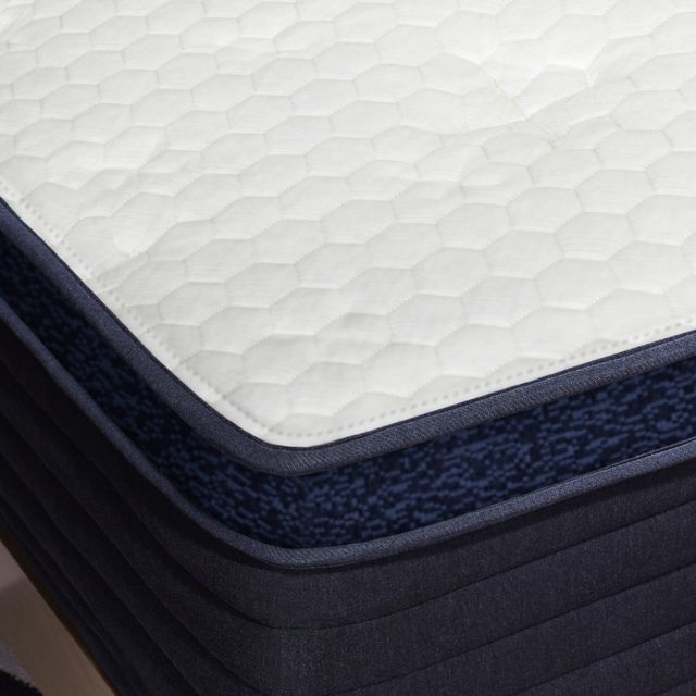 Helix Sleep Luxe Midnight 13.5" Hybrid Medium Pillow Top Twin Mattress in a Box with GlacioTex™ Cooling Cover-1