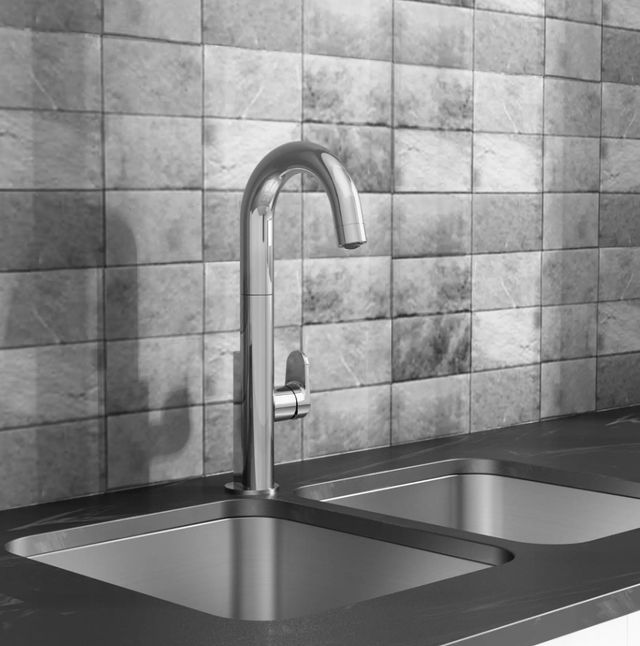 American Standard Beale® Polished Chrome Single-Handle Pull-Down Single Spray Bar Faucet-1